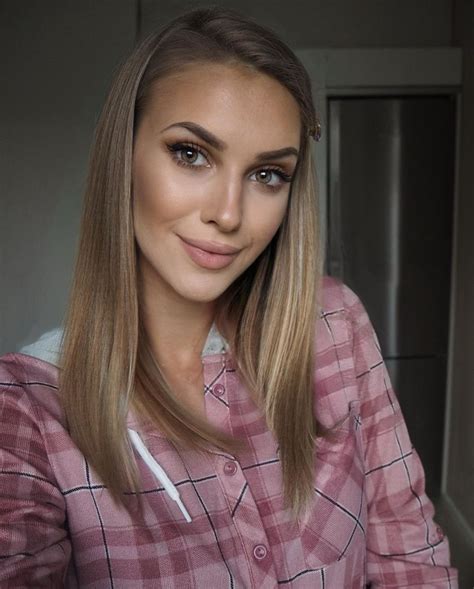 Veronika Rajek: Slovakian Model & Instagram Star